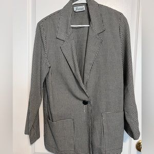 Vintage Black and white oversized blazer.